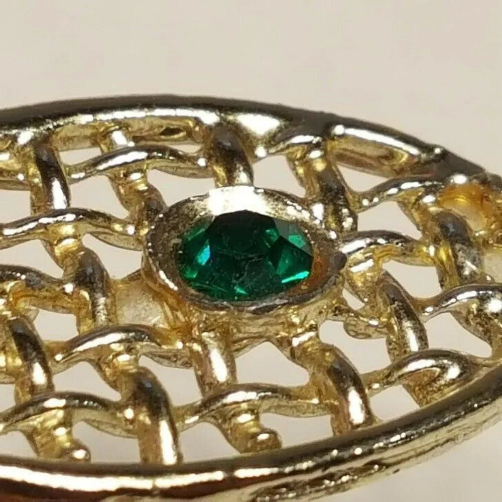 Vintage Brooch Lapel Pin Tennis Racket With Emerald Green Stone Silver Tone - Picture 2 of 9